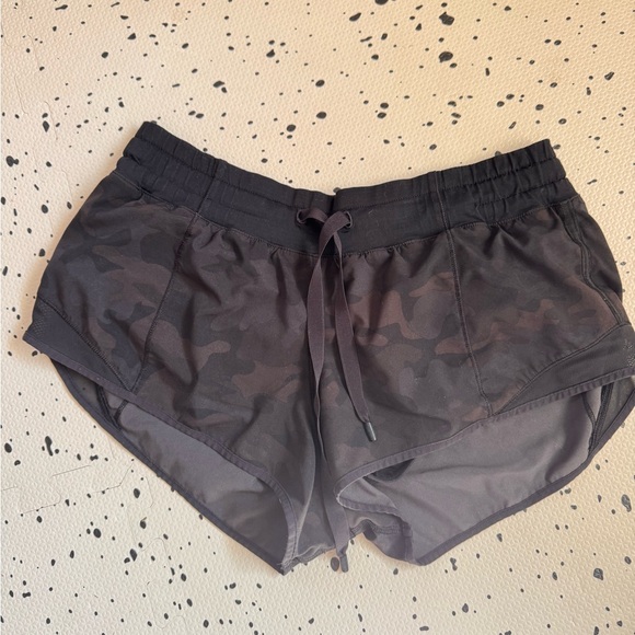 lululemon athletica Pants - lululemon Women's Black Camo Shorts